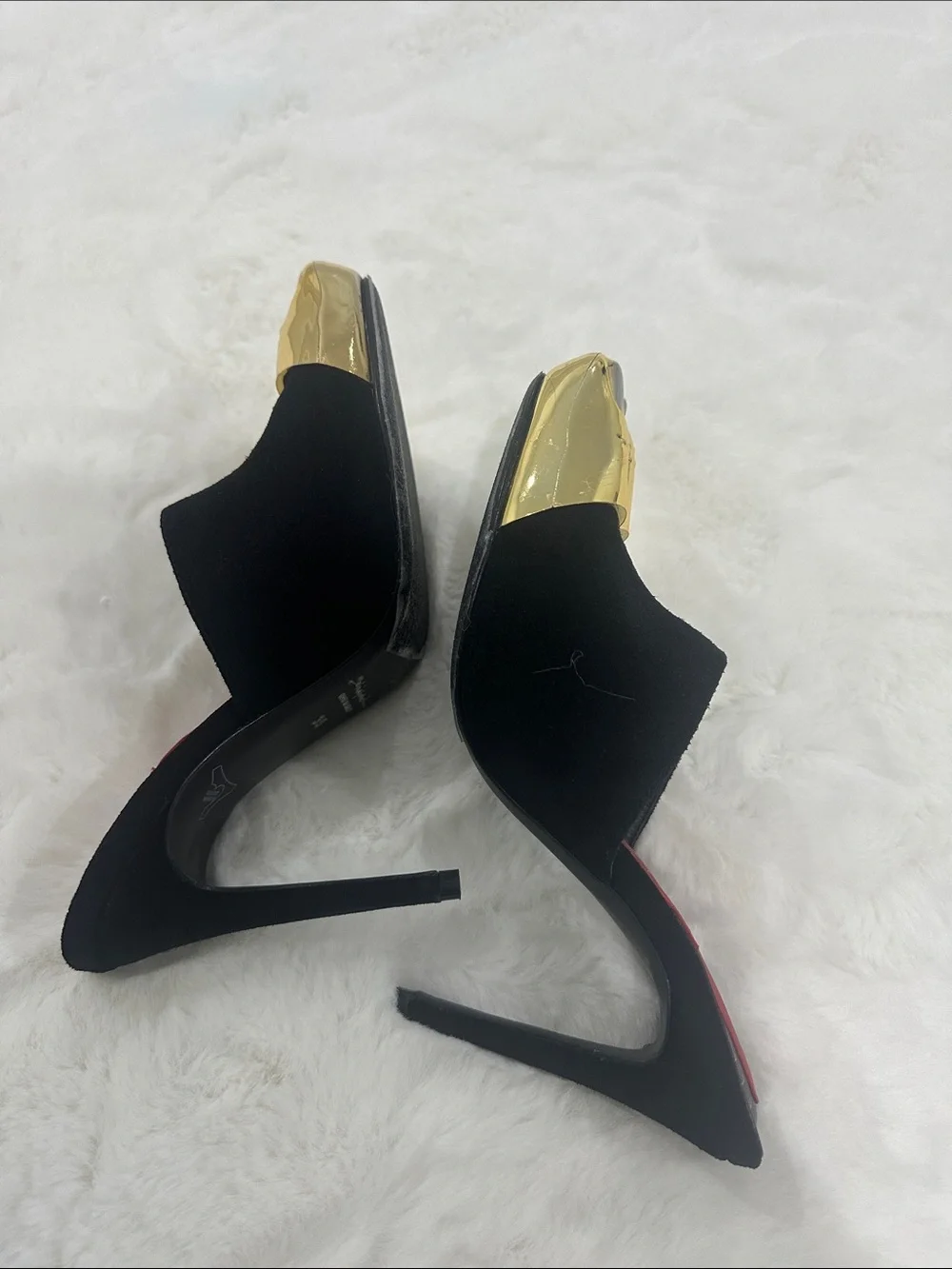 HIGH HEELS - Picture 6 of 9